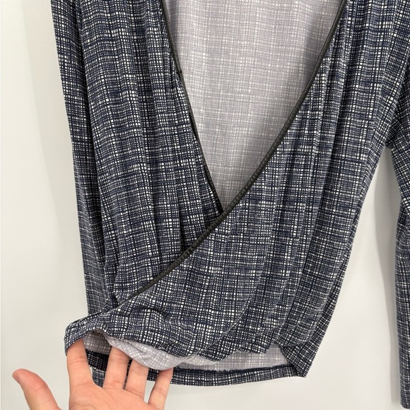 Tart collection Blue Checkered blue modal Long Sleeve Open Wrap Blouse size xs - Picture 8 of 16